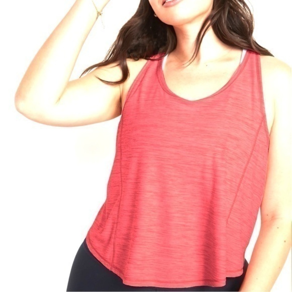 New with tags plus size women’s Old Navy Breathe ON Cropped Racerback Tank Top
